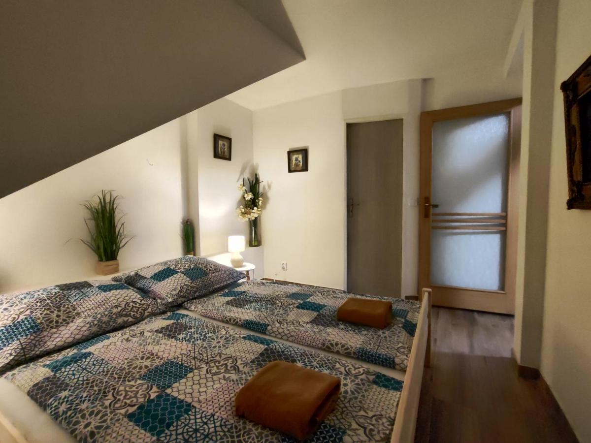 Kralovak Apartman Králŭv Dvŭr Kültér fotó